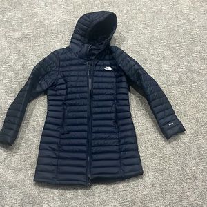 North face womens navy large winter coat. Gently used.